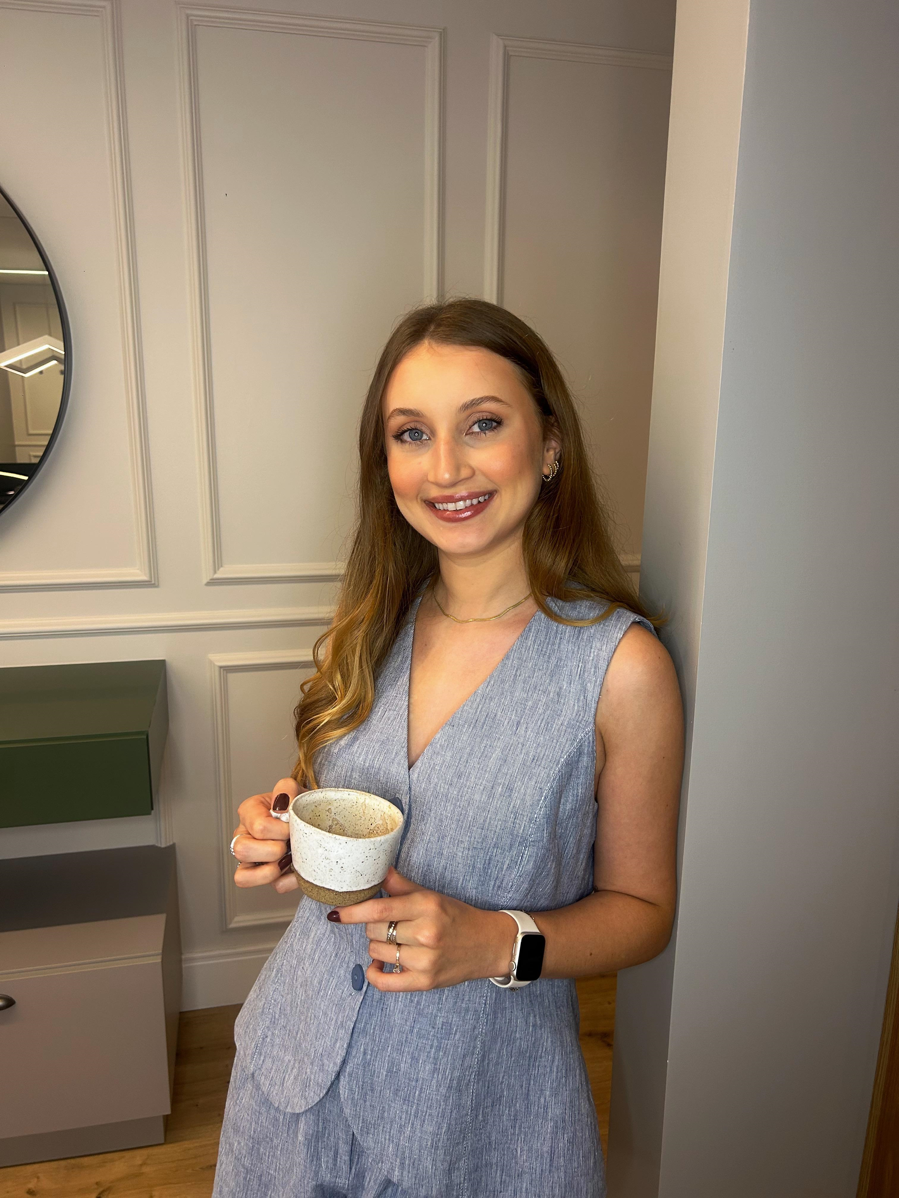 Nutricionista com notebook